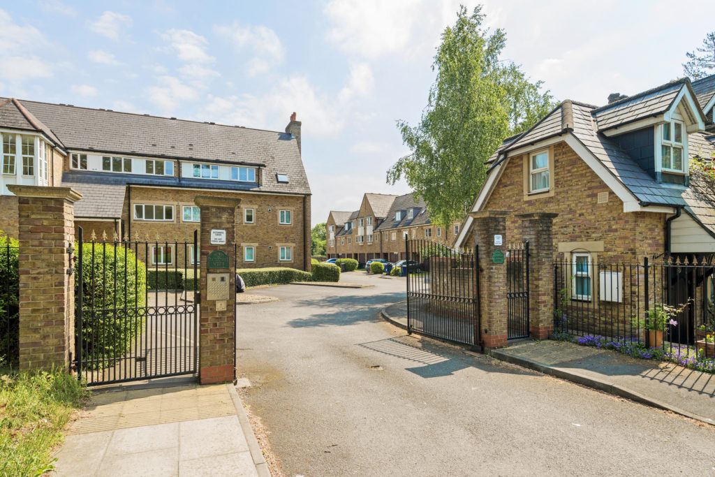 Gatcombe Mews, Ealing, W5