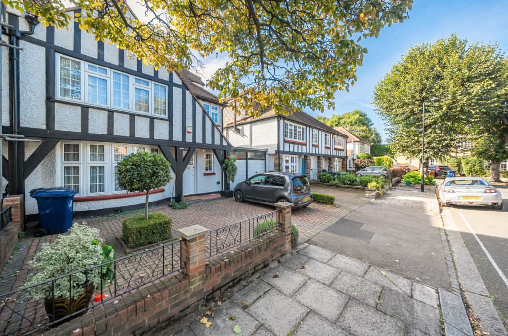 Queen Annes Grove, Ealing, W5