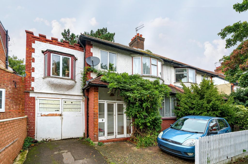 Gunnersbury Crescent, Acton, W3