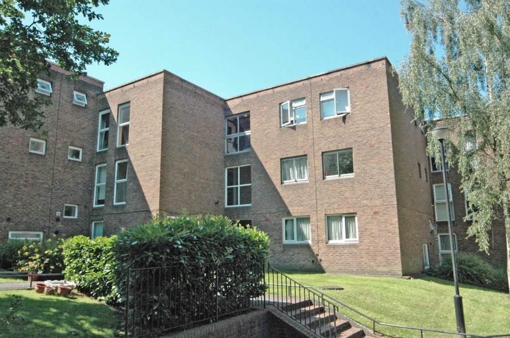 Garrick Close, Ealing W5 1AT